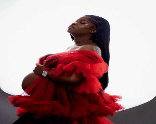 我三十多了，还没有结婚，也没有要嫁人的想法，最重要的是没有想要的婚姻;另外，婚后要想的东西也会更多，我想自己一个人生活的时候，很自由，很潇洒，很开心;但是我还是挺想当妈妈的，就是不知道不嫁的女性能不能做IVF生个小孩?